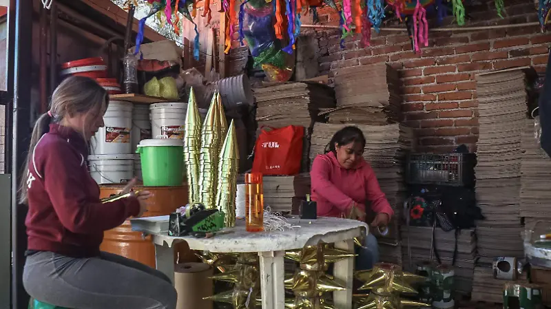 Fabrica de piñatas / Gerardo Tavarez